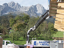 Lkw mit Ausleger